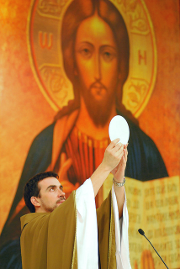 Sprawowanie Eucharystii, fot. fotosquefalam